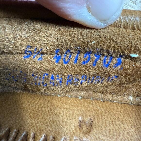 Minnetonka Moosehide Classic Moccasin Loafers Natural Women's Size 8 - Picture 10 of 10